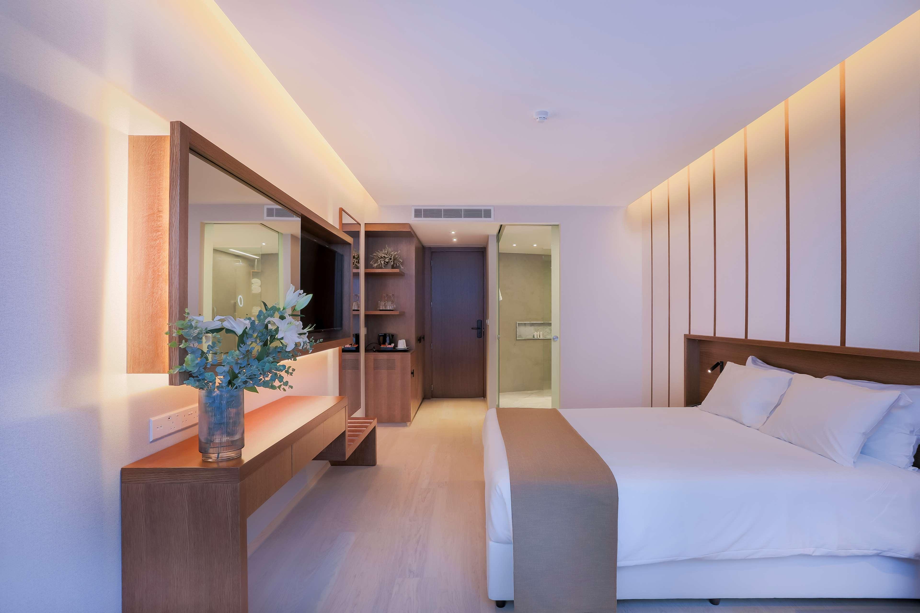 Radisson Beach Resort Larnaca Exterior photo