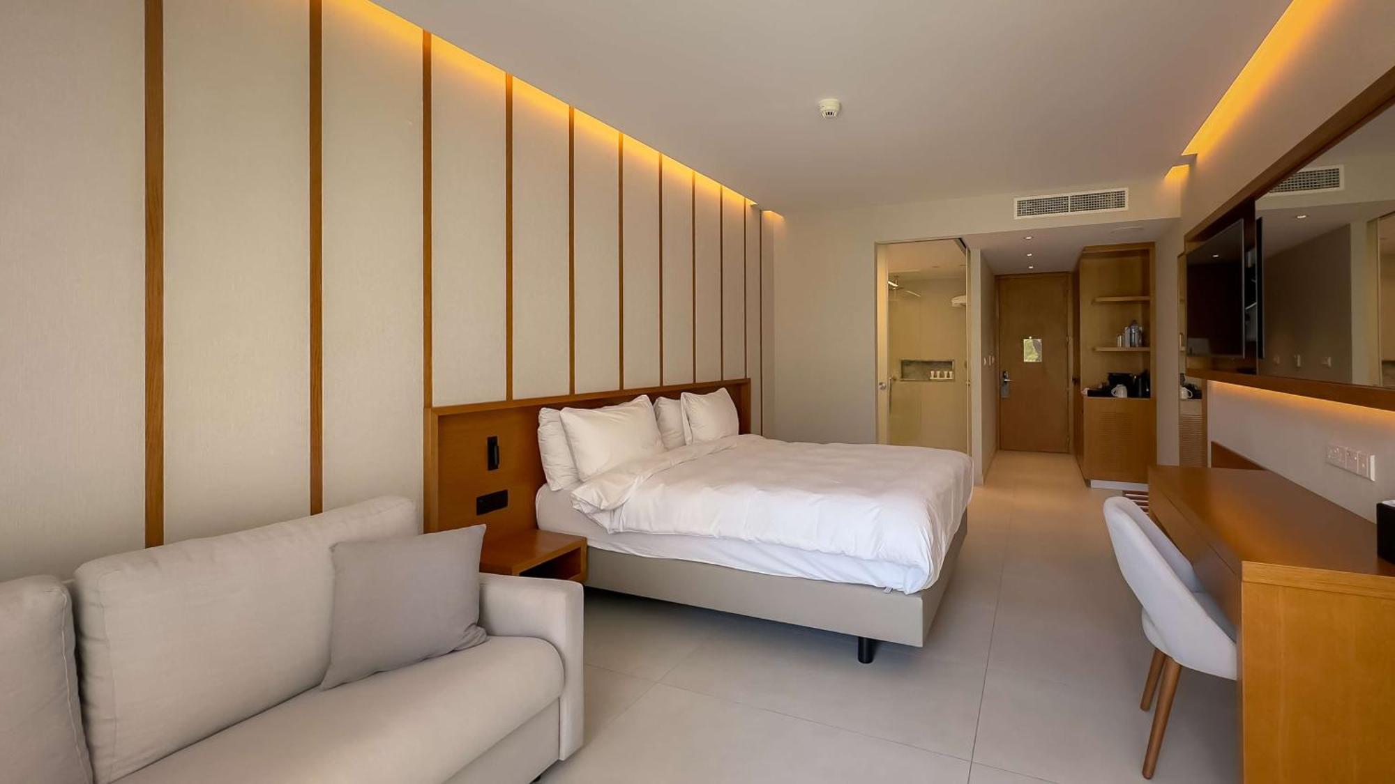 Radisson Beach Resort Larnaca Exterior photo