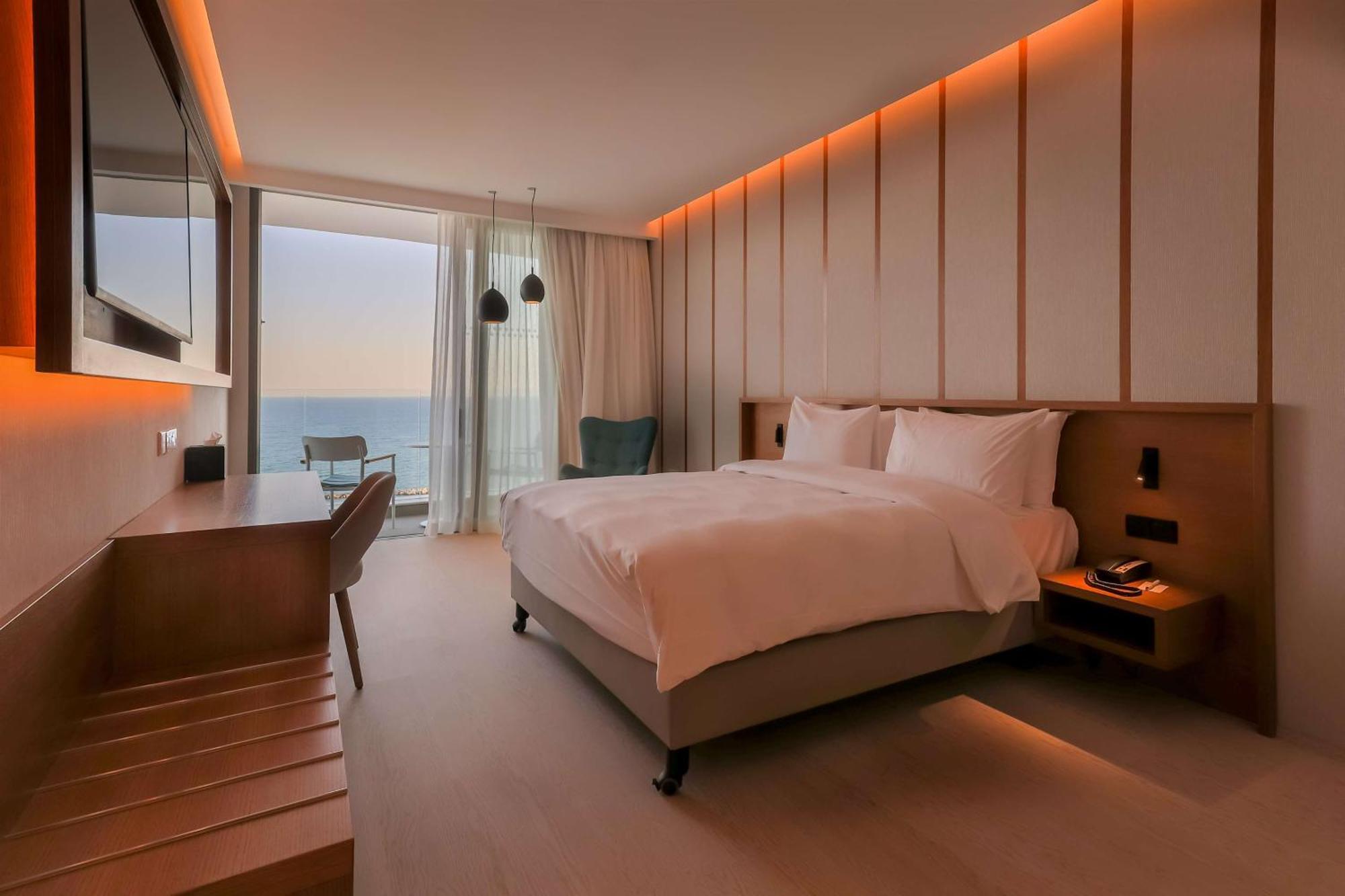 Radisson Beach Resort Larnaca Exterior photo