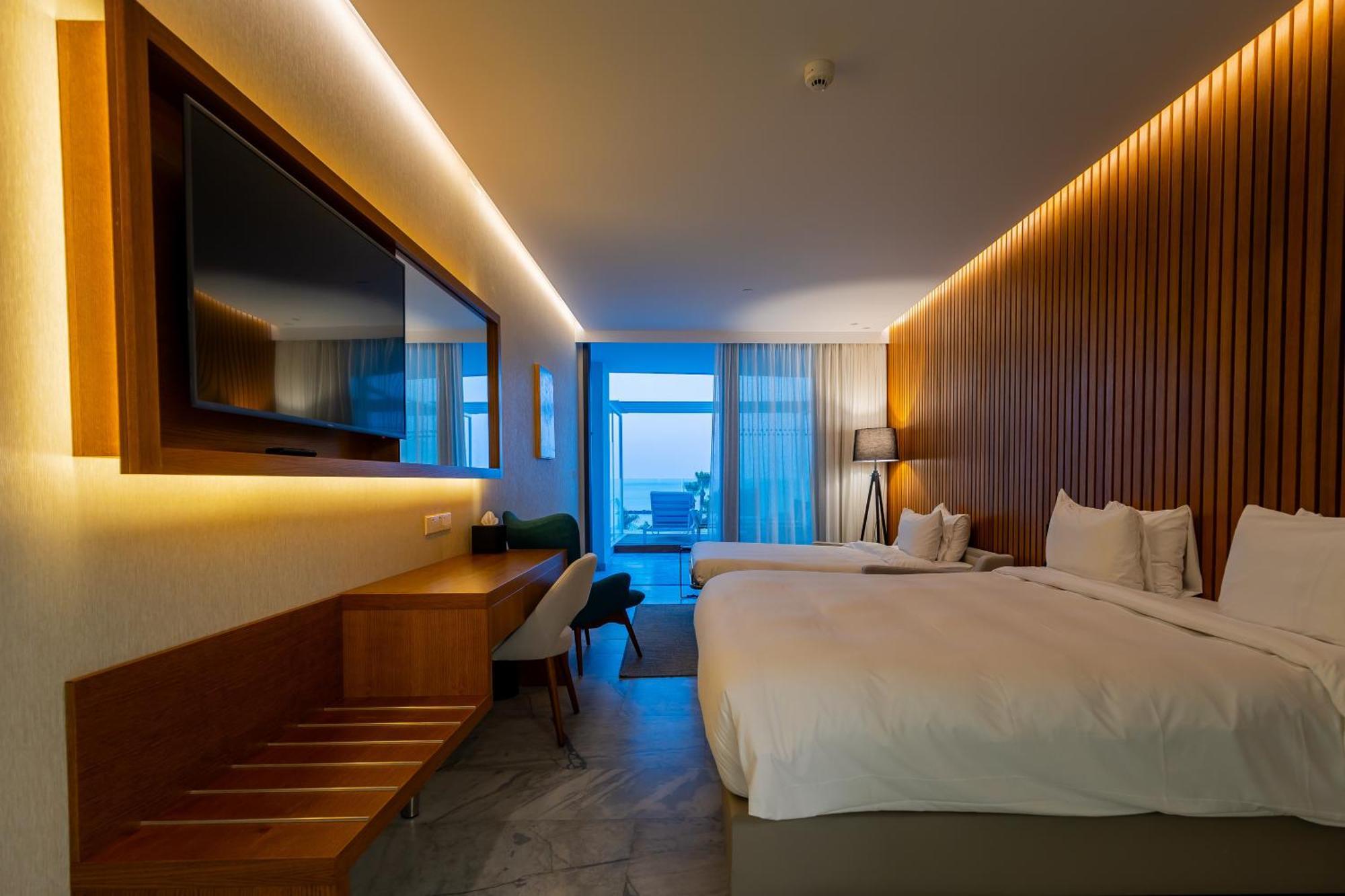 Radisson Beach Resort Larnaca Exterior photo