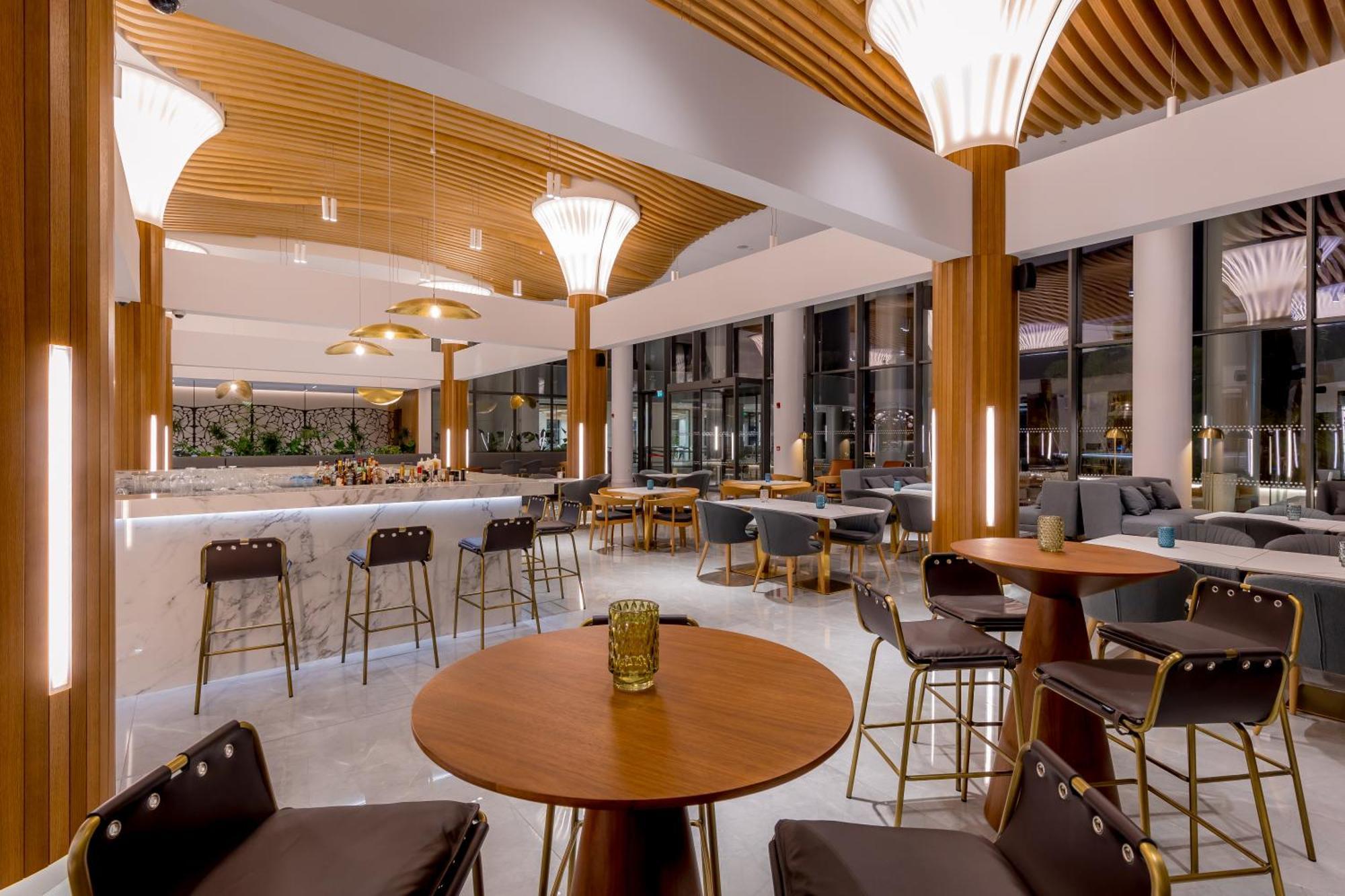 Radisson Beach Resort Larnaca Exterior photo