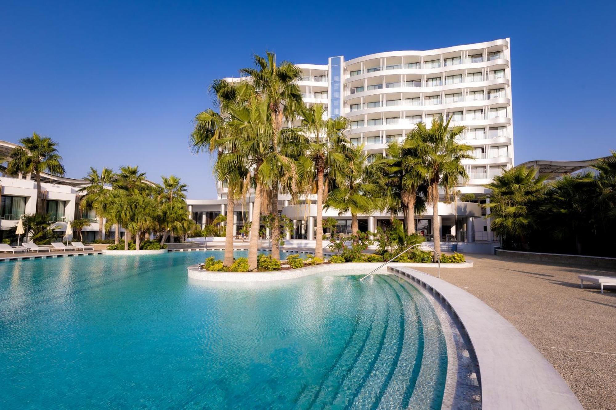 Radisson Beach Resort Larnaca Exterior photo
