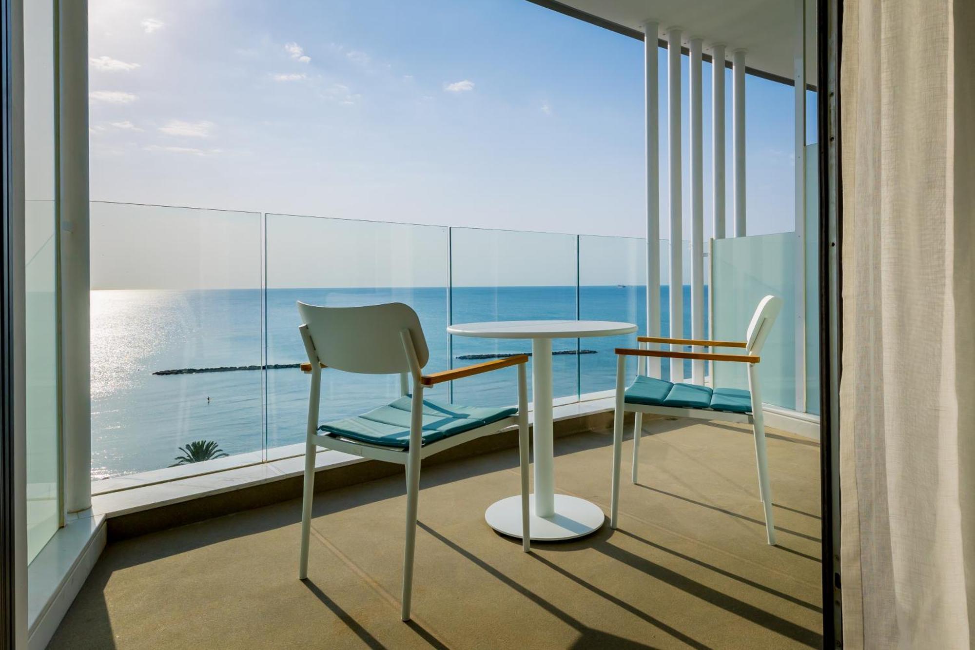 Radisson Beach Resort Larnaca Exterior photo