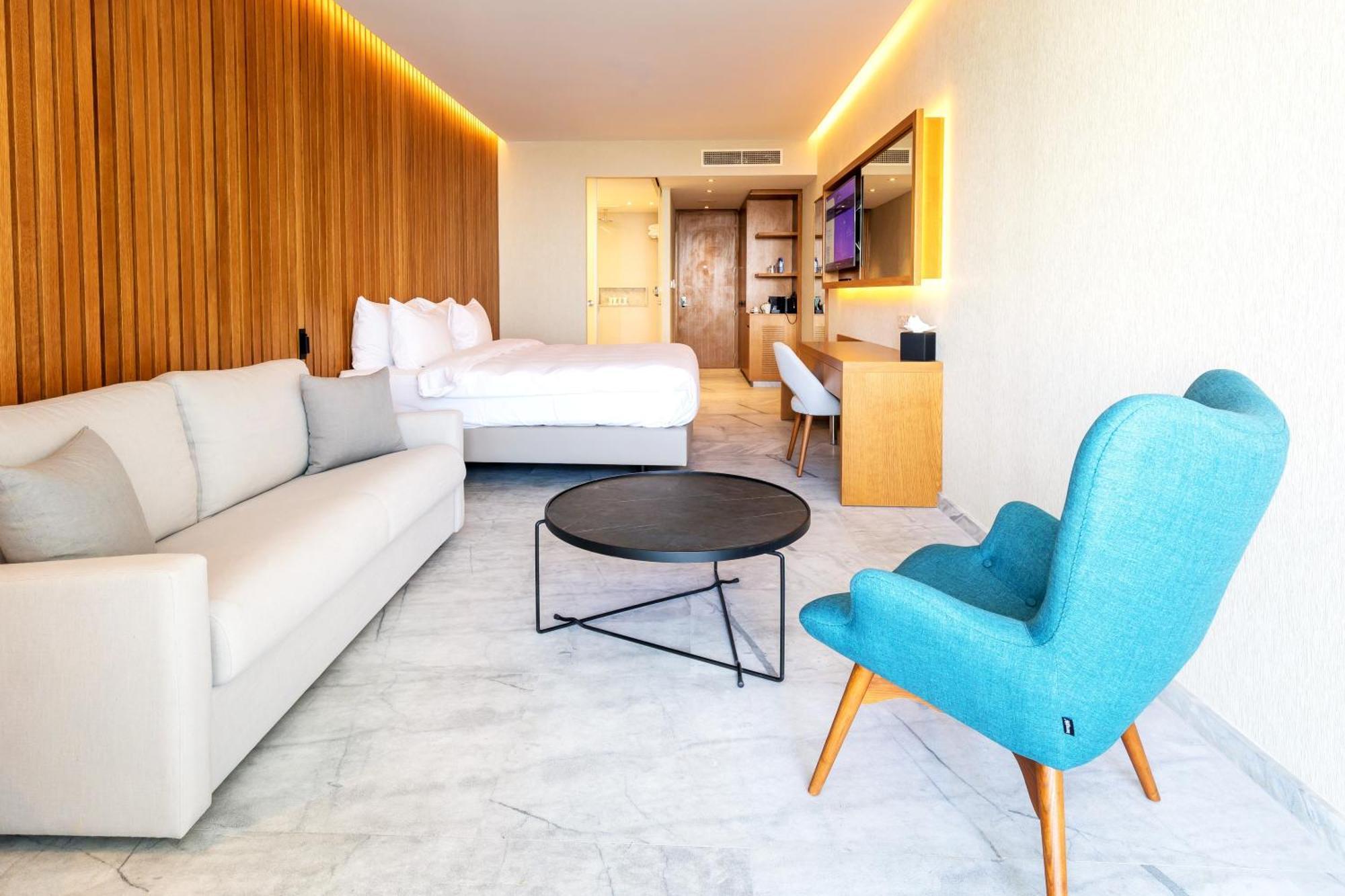 Radisson Beach Resort Larnaca Exterior photo