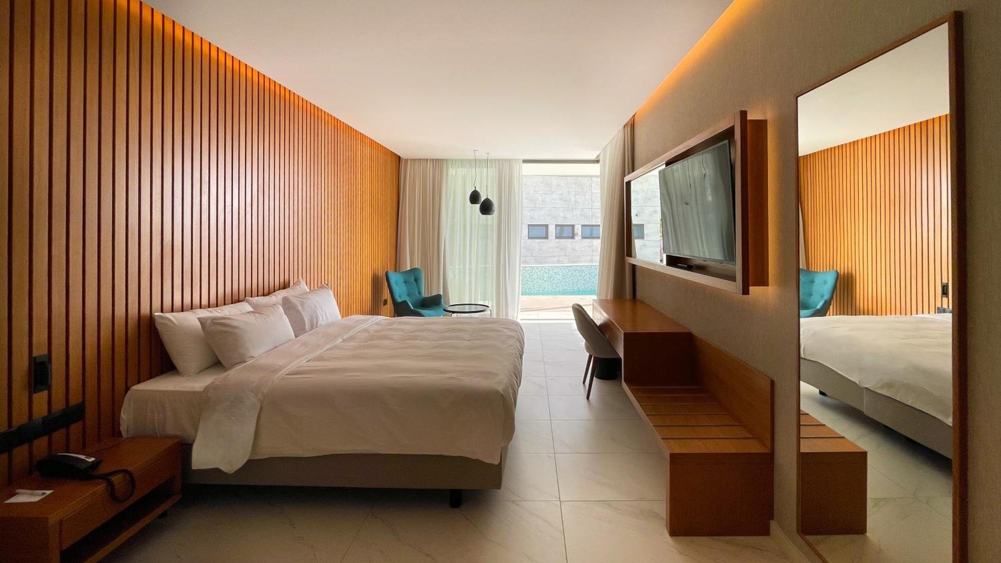 Radisson Beach Resort Larnaca Exterior photo