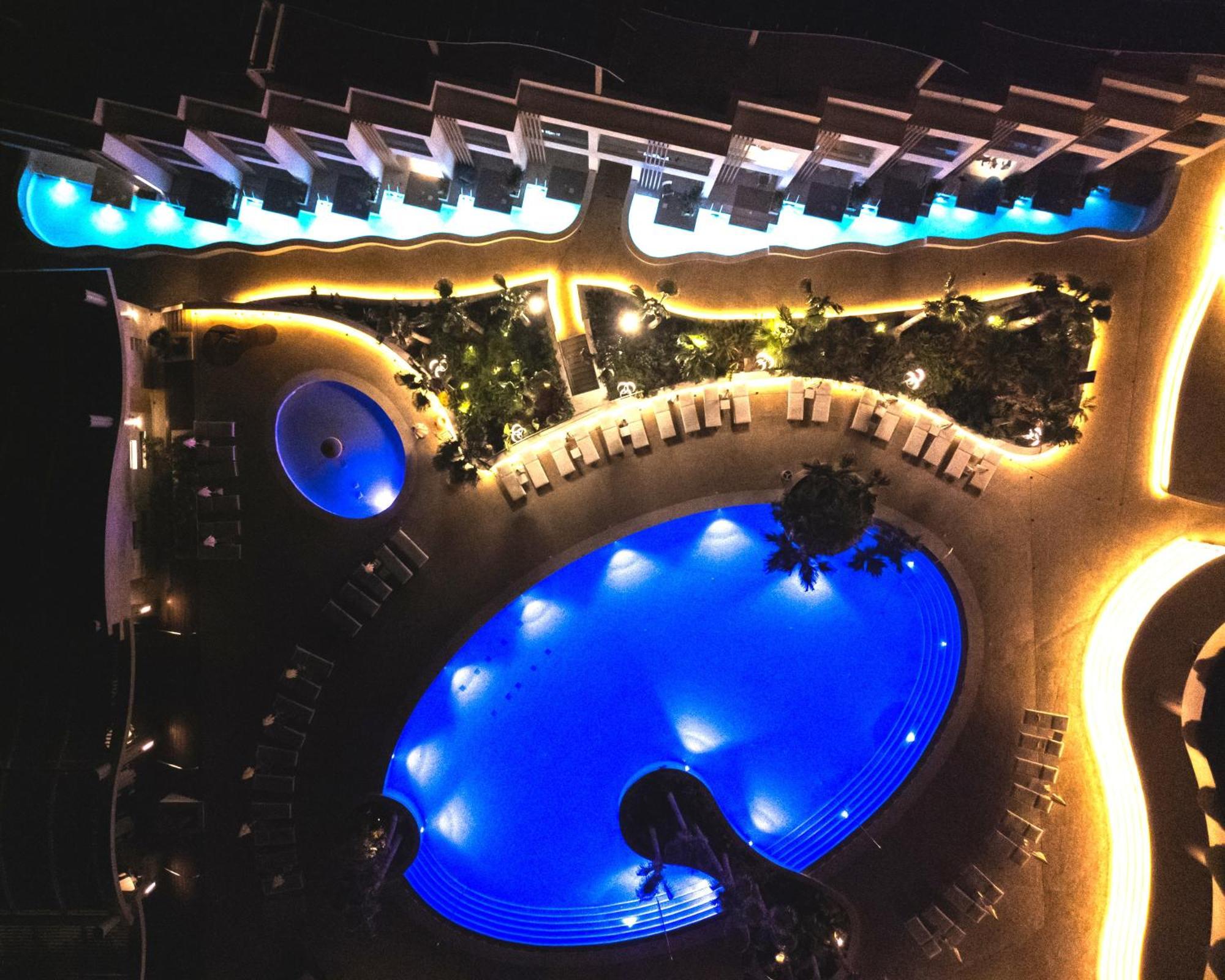 Radisson Beach Resort Larnaca Exterior photo